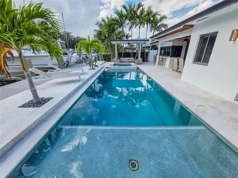 2734 SE 14th Street Pompano Beach FL 33062