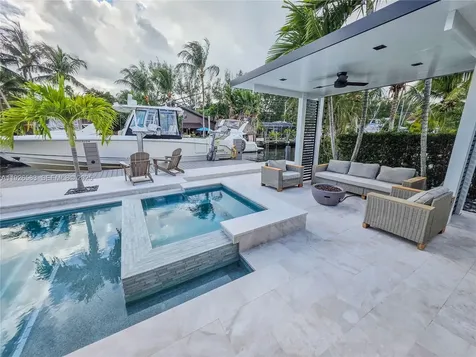 2734 SE 14th Street Pompano Beach FL 33062
