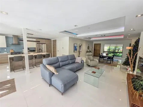2734 SE 14th Street Pompano Beach FL 33062
