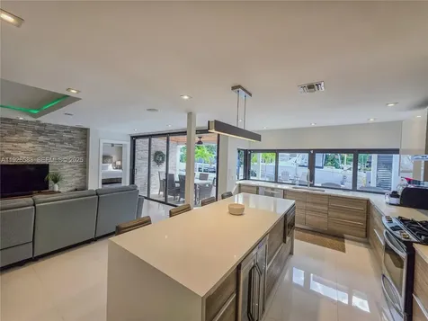2734 SE 14th Street Pompano Beach FL 33062