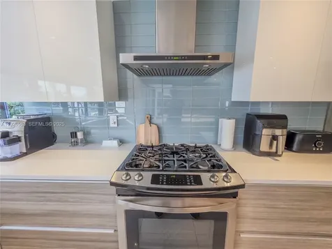 2734 SE 14th Street Pompano Beach FL 33062