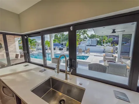 2734 SE 14th Street Pompano Beach FL 33062