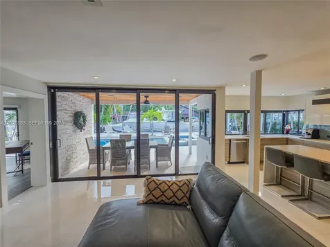 2734 SE 14th Street Pompano Beach FL 33062
