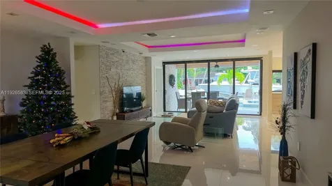 2734 SE 14th Street Pompano Beach FL 33062