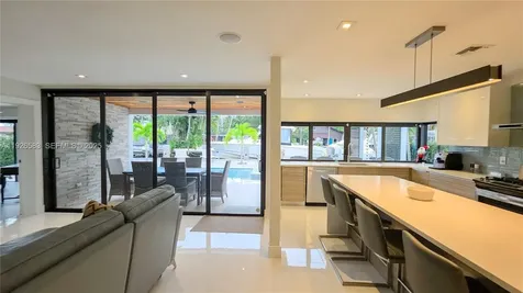 2734 SE 14th Street Pompano Beach FL 33062