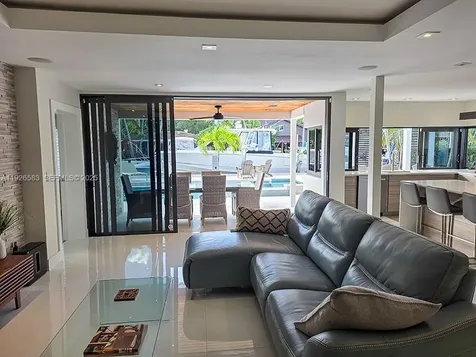 2734 SE 14th Street Pompano Beach FL 33062