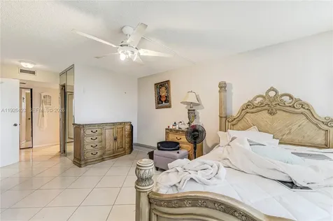 1100 Saint Charles Place Pembroke Pines FL 33026