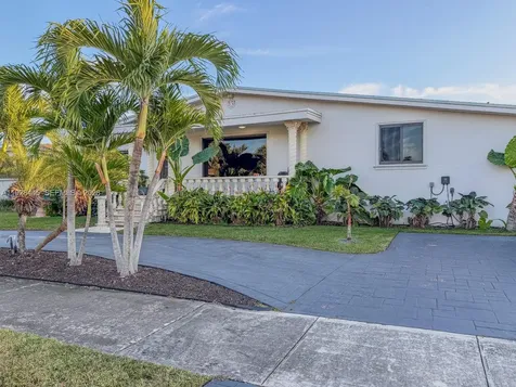 7840 SW 18th Terrace Miami FL 33155