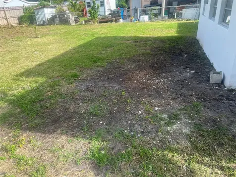 3921 SW 59th Avenue West Park FL 33023