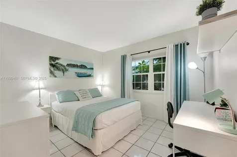 221 SE 9th Avenue Pompano Beach FL 33060