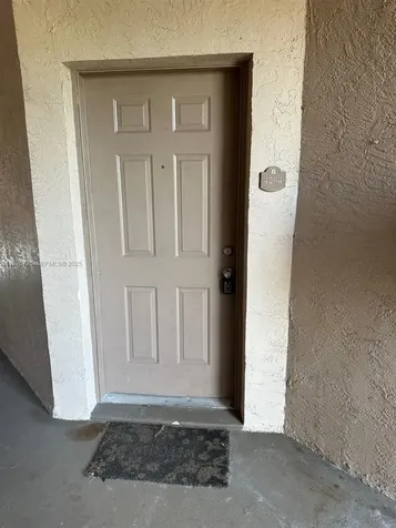 2846 S University Drive Davie FL 33328