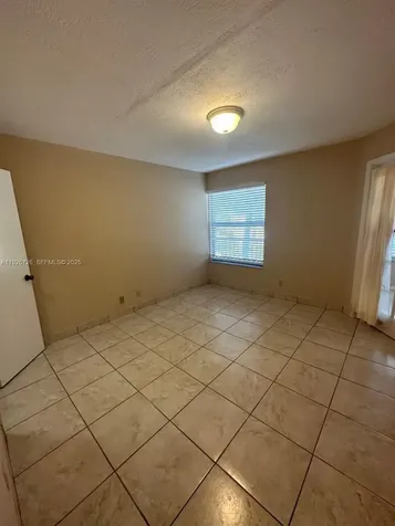 2846 S University Drive Davie FL 33328