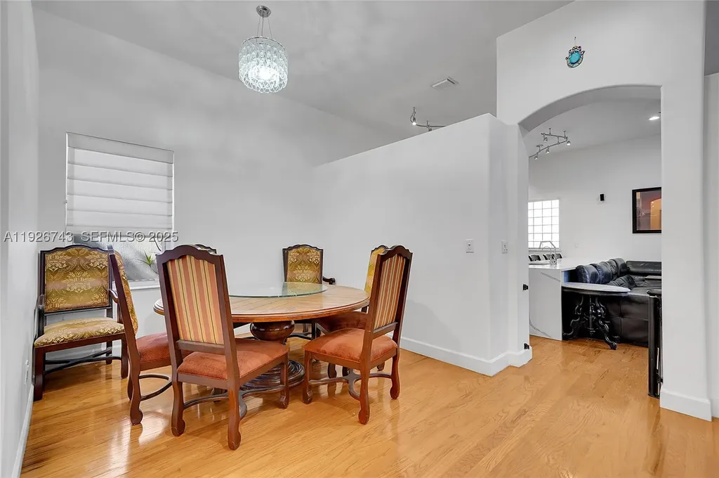 1135 Satinleaf Street Hollywood FL 33019