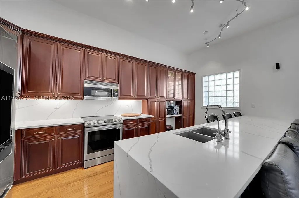1135 Satinleaf Street Hollywood FL 33019