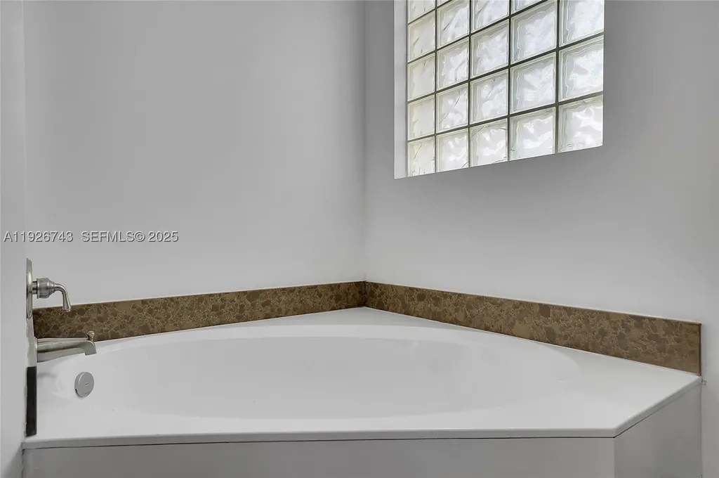 1135 Satinleaf Street Hollywood FL 33019