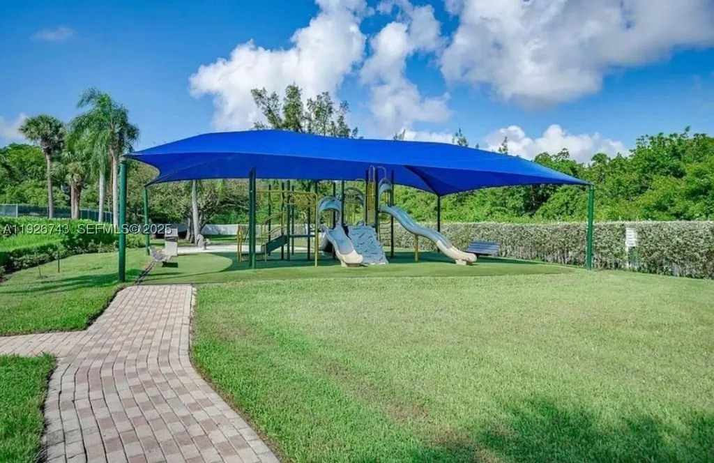 1135 Satinleaf Street Hollywood FL 33019