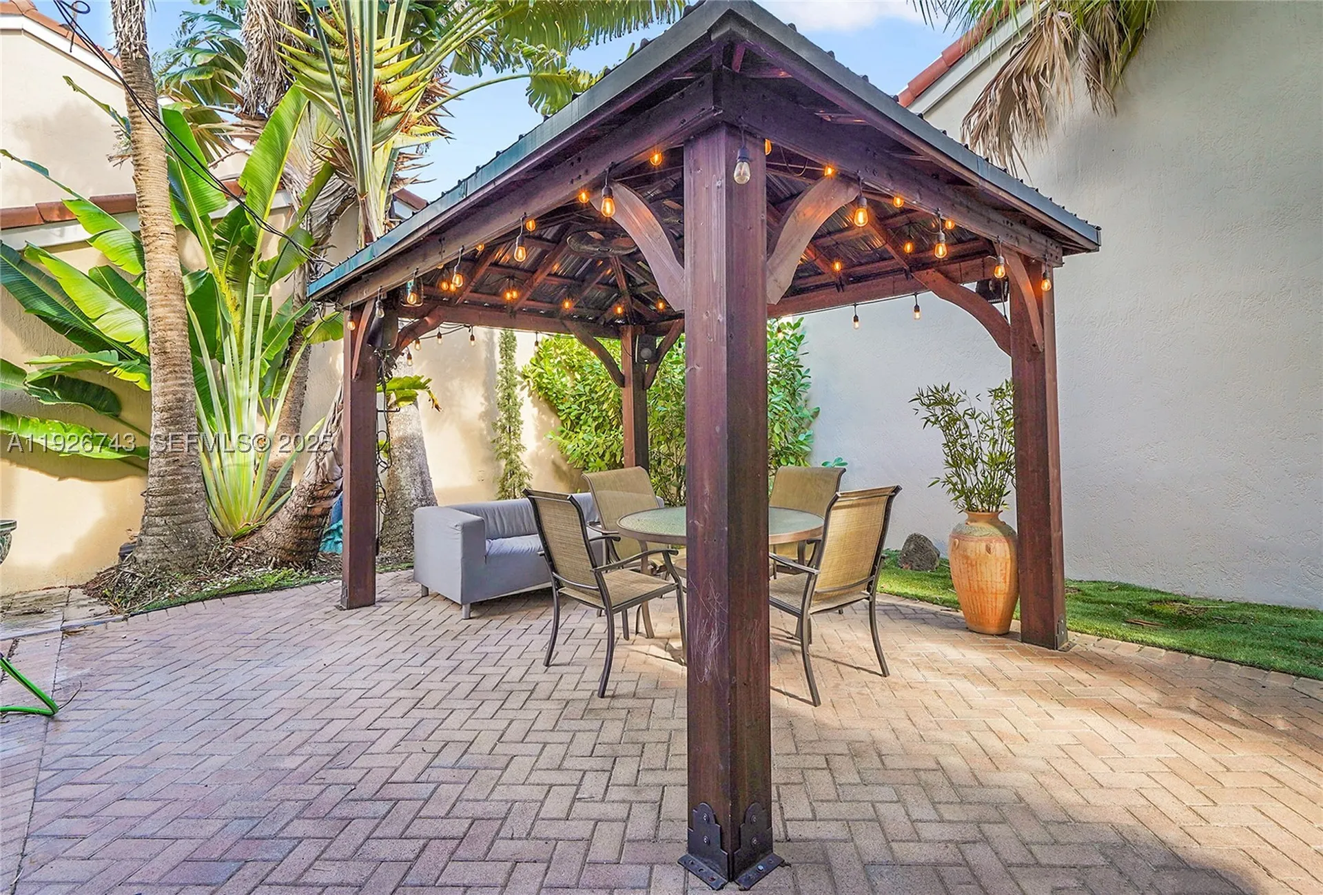 1135 Satinleaf Street Hollywood FL 33019