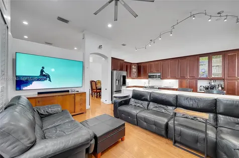 1135 Satinleaf Street Hollywood FL 33019