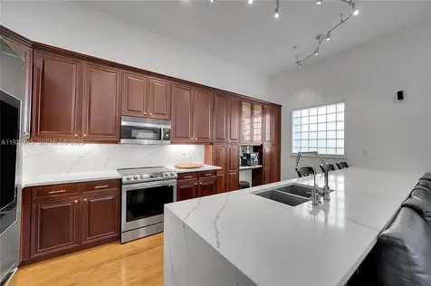 1135 Satinleaf Street Hollywood FL 33019