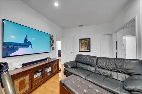 1135 Satinleaf Street Hollywood FL 33019