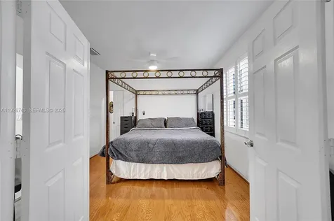1135 Satinleaf Street Hollywood FL 33019