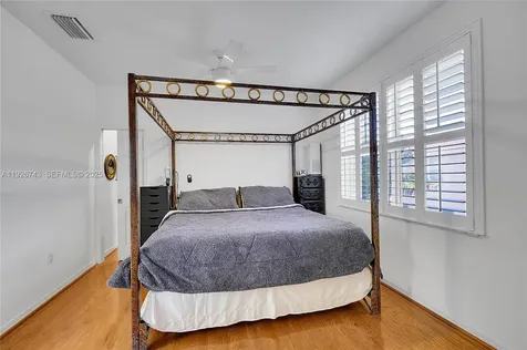 1135 Satinleaf Street Hollywood FL 33019