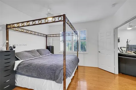 1135 Satinleaf Street Hollywood FL 33019