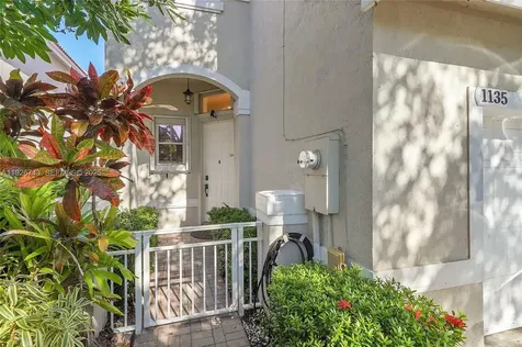 1135 Satinleaf Street Hollywood FL 33019