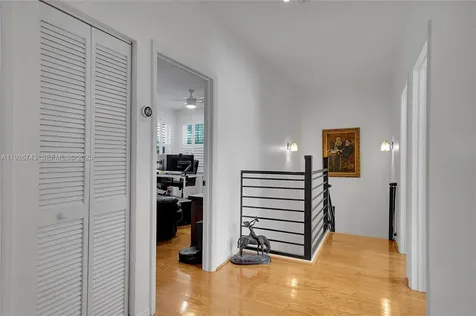 1135 Satinleaf Street Hollywood FL 33019