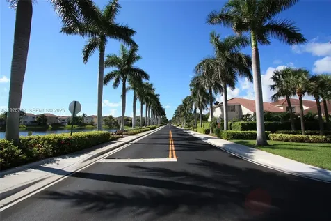 1135 Satinleaf Street Hollywood FL 33019