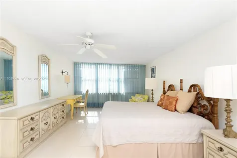 2751 S Ocean Drive Hollywood FL 33019