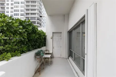 2751 S Ocean Drive Hollywood FL 33019