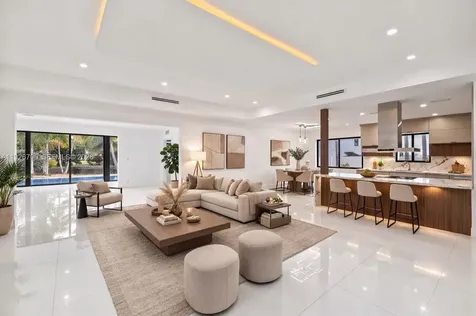 1200 Cleveland Road Miami Beach FL 33141