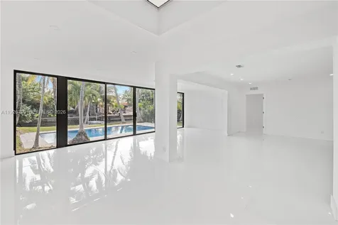 1200 Cleveland Road Miami Beach FL 33141