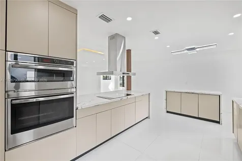 1200 Cleveland Road Miami Beach FL 33141