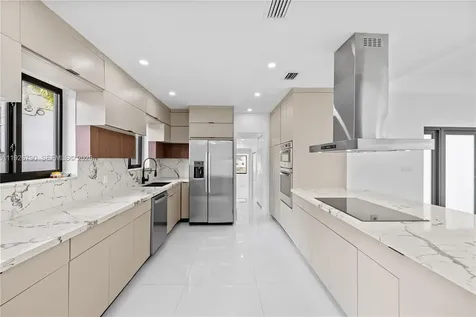 1200 Cleveland Road Miami Beach FL 33141
