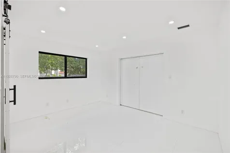 1200 Cleveland Road Miami Beach FL 33141