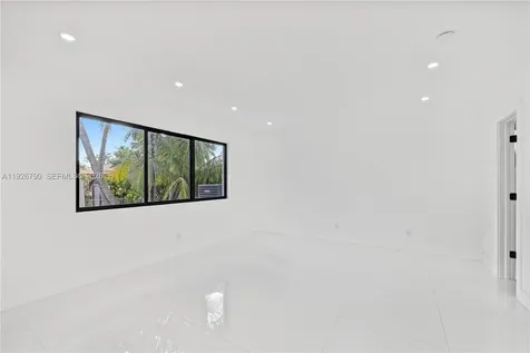 1200 Cleveland Road Miami Beach FL 33141