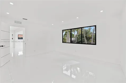 1200 Cleveland Road Miami Beach FL 33141