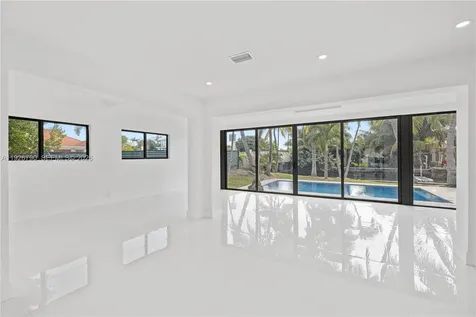 1200 Cleveland Road Miami Beach FL 33141