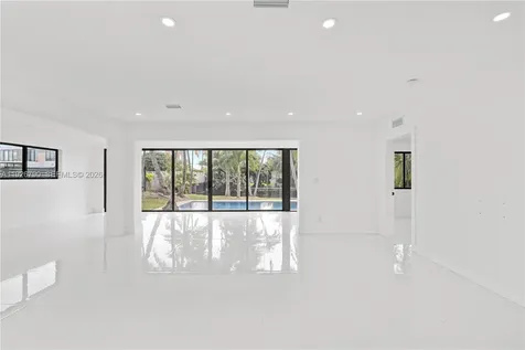 1200 Cleveland Road Miami Beach FL 33141