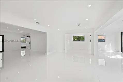 1200 Cleveland Road Miami Beach FL 33141