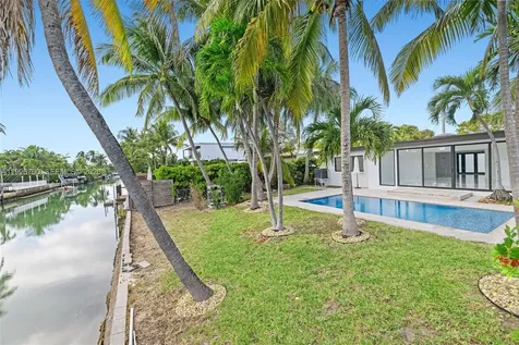 1200 Cleveland Road Miami Beach FL 33141