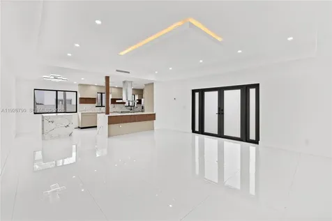 1200 Cleveland Road Miami Beach FL 33141