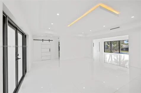 1200 Cleveland Road Miami Beach FL 33141