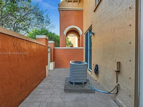 2150 Anchor Court Dania Beach FL 33312