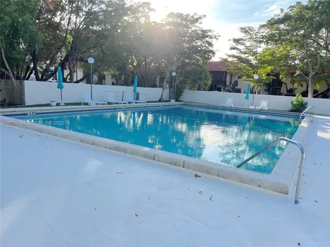 942 NE 199th Street Miami FL 33179