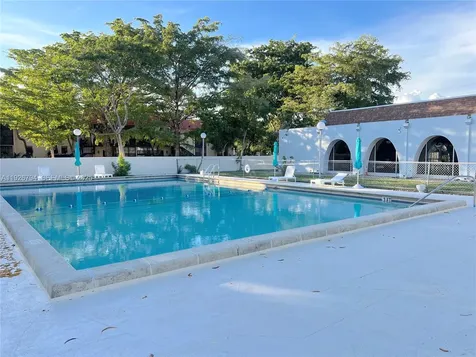942 NE 199th Street Miami FL 33179