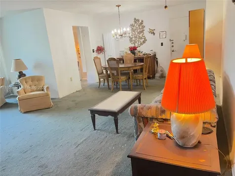 942 NE 199th Street Miami FL 33179