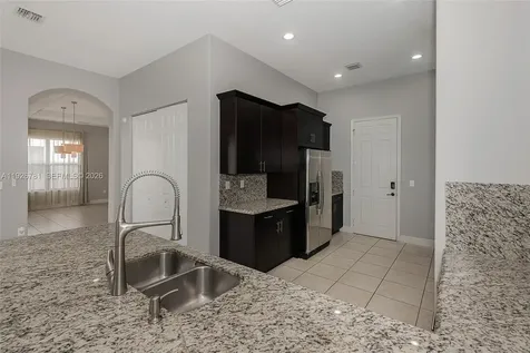 3320 NW 84th Way Cooper City FL 33024